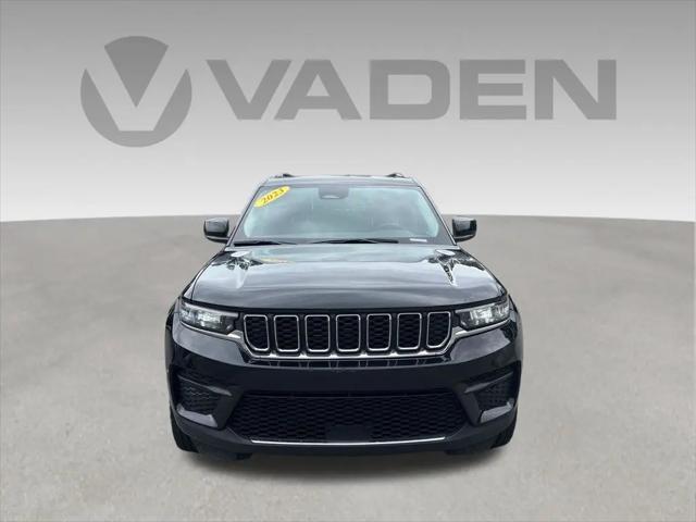 2023 Jeep Grand Cherokee Laredo 4x2