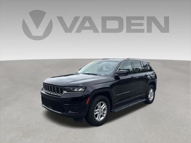 2023 Jeep Grand Cherokee Laredo 4x2