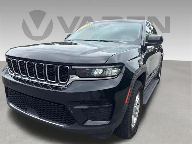 2023 Jeep Grand Cherokee Laredo 4x2
