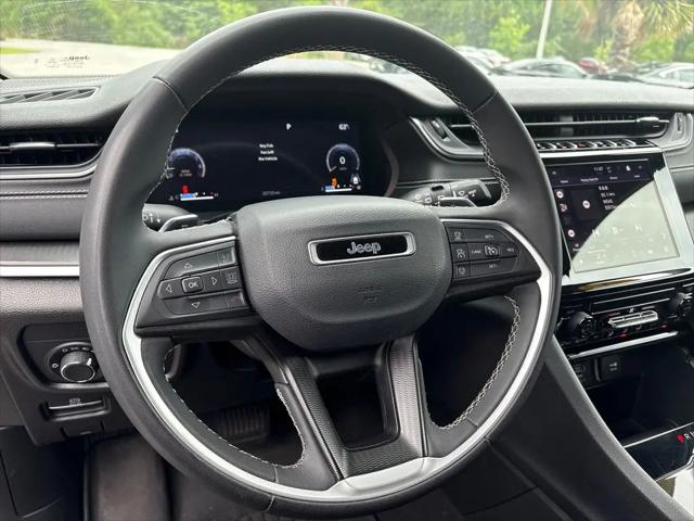 2023 Jeep Grand Cherokee Laredo 4x2