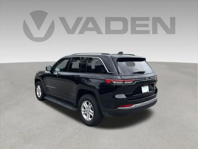 2023 Jeep Grand Cherokee Laredo 4x2