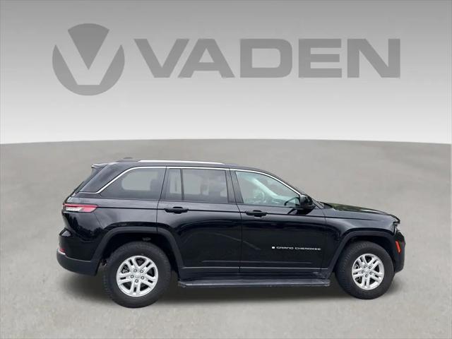 2023 Jeep Grand Cherokee Laredo 4x2
