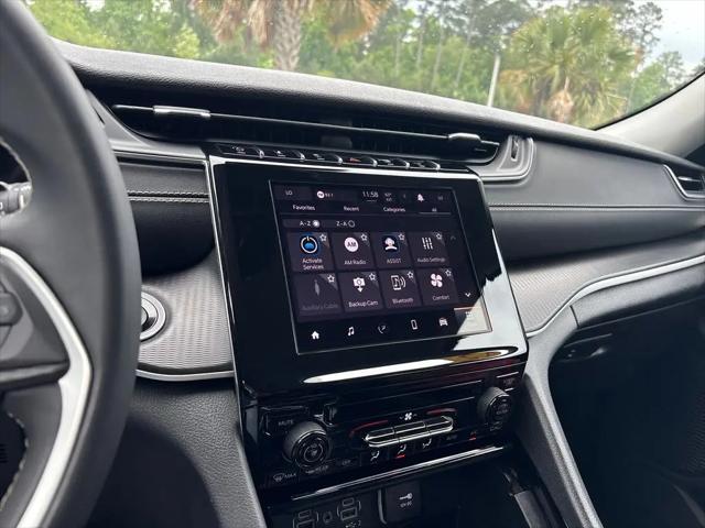 2023 Jeep Grand Cherokee Laredo 4x2