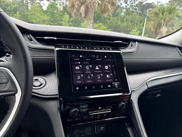 2023 Jeep Grand Cherokee Laredo 4x2