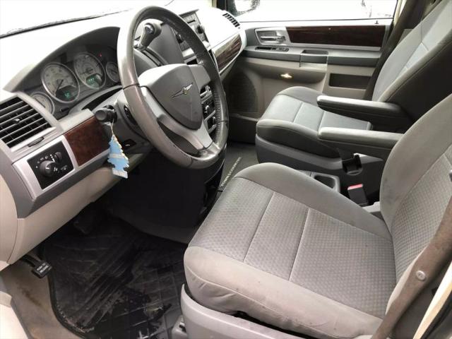 2010 Chrysler Town & Country Touring