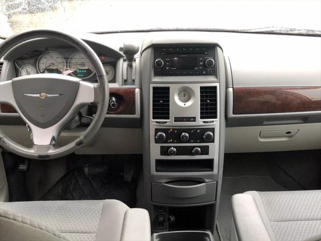 2010 Chrysler Town & Country Touring