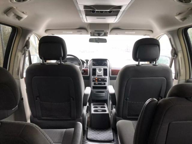 2010 Chrysler Town & Country Touring
