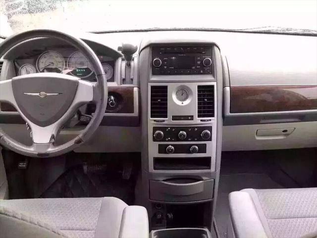 2010 Chrysler Town & Country Touring