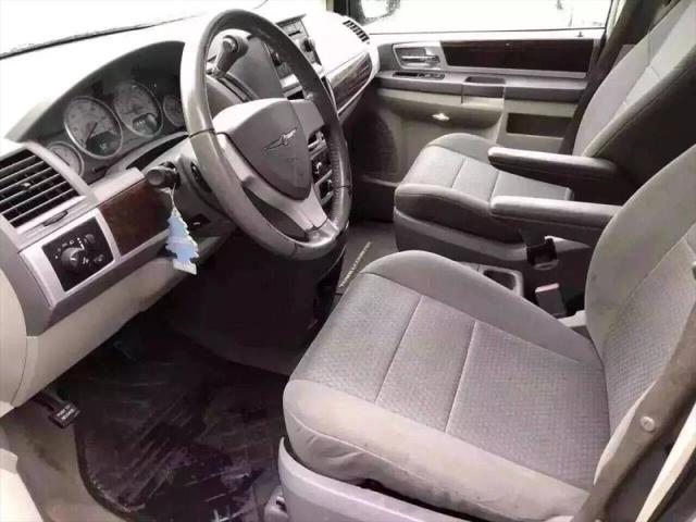 2010 Chrysler Town & Country Touring
