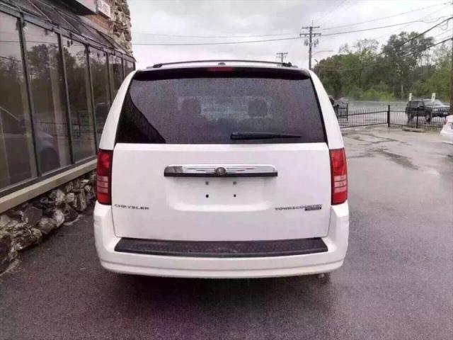 2010 Chrysler Town & Country Touring