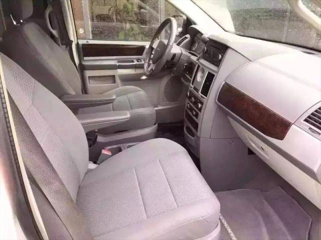 2010 Chrysler Town & Country Touring