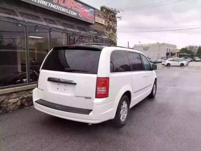 2010 Chrysler Town & Country Touring