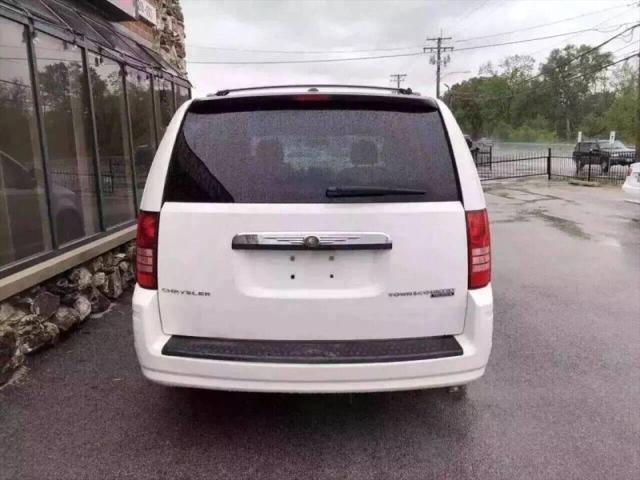 2010 Chrysler Town & Country Touring