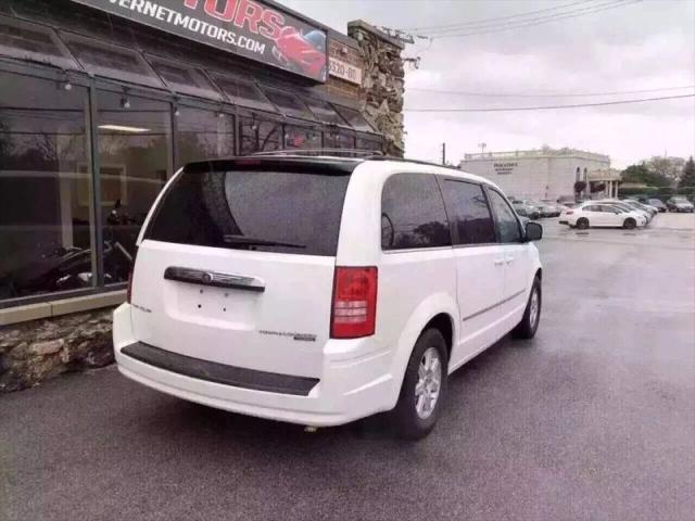 2010 Chrysler Town & Country Touring