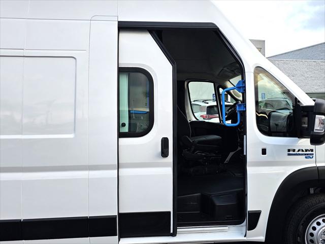 2025 Ram ProMaster Step Van Super High Roof 159" WB EXT