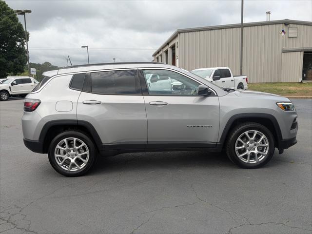 2022 Jeep Compass Latitude Lux 4x4