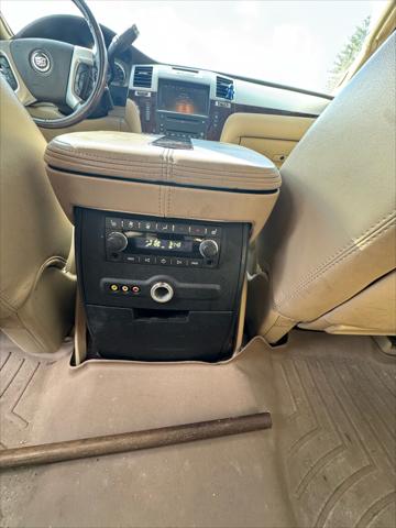 2010 Cadillac Escalade Luxury
