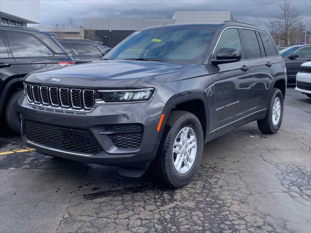 2025 Jeep Grand Cherokee GRAND CHEROKEE LAREDO 4X4