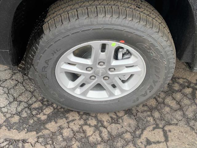 2025 Jeep Grand Cherokee GRAND CHEROKEE LAREDO 4X4