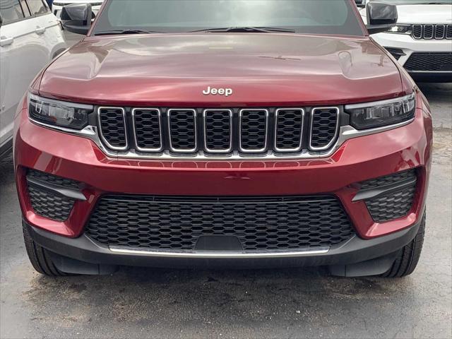 2025 Jeep Grand Cherokee GRAND CHEROKEE LAREDO 4X4