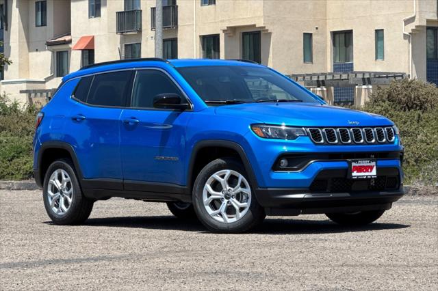 2025 Jeep Compass COMPASS LATITUDE 4X4