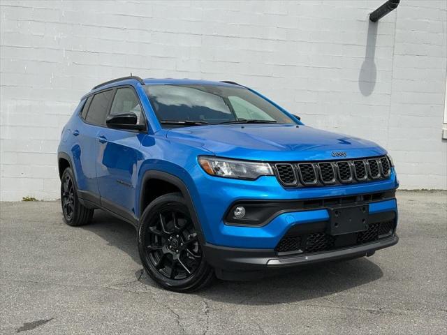2025 Jeep Compass COMPASS LATITUDE 4X4