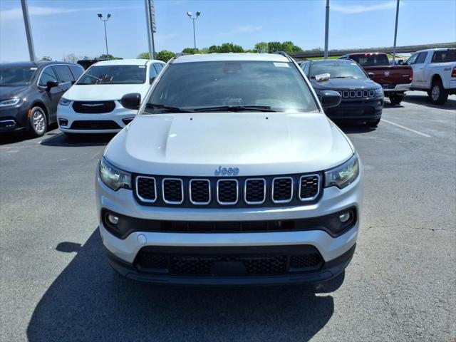 2025 Jeep Compass COMPASS LATITUDE 4X4