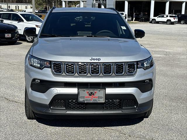 2025 Jeep Compass COMPASS LATITUDE 4X4