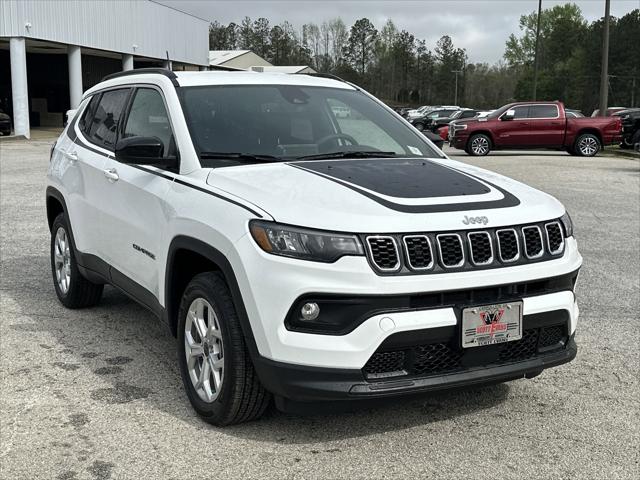 2025 Jeep Compass COMPASS LATITUDE 4X4