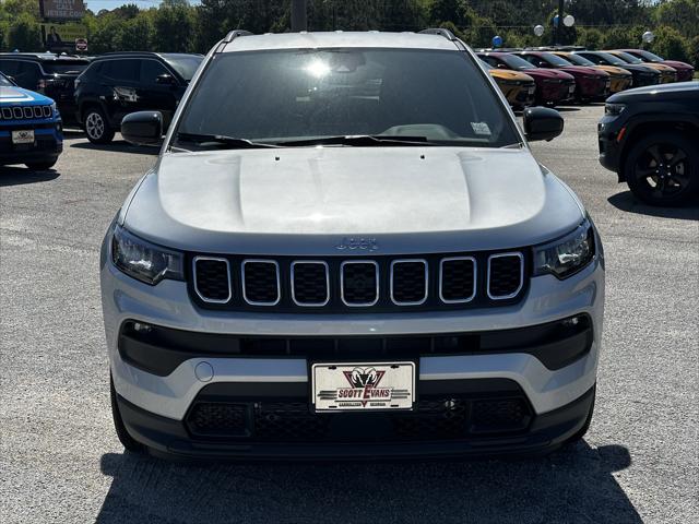 2025 Jeep Compass COMPASS LATITUDE 4X4