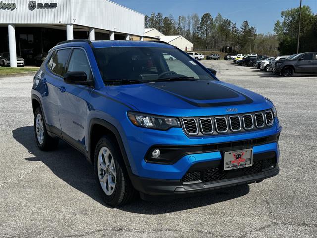 2025 Jeep Compass COMPASS LATITUDE 4X4