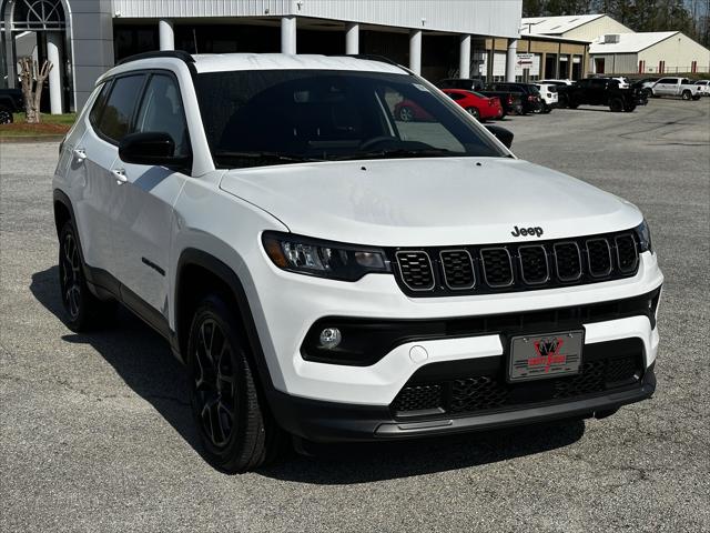 2025 Jeep Compass COMPASS LATITUDE 4X4