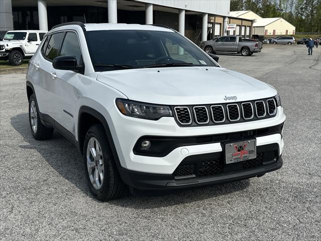 2025 Jeep Compass COMPASS LATITUDE 4X4
