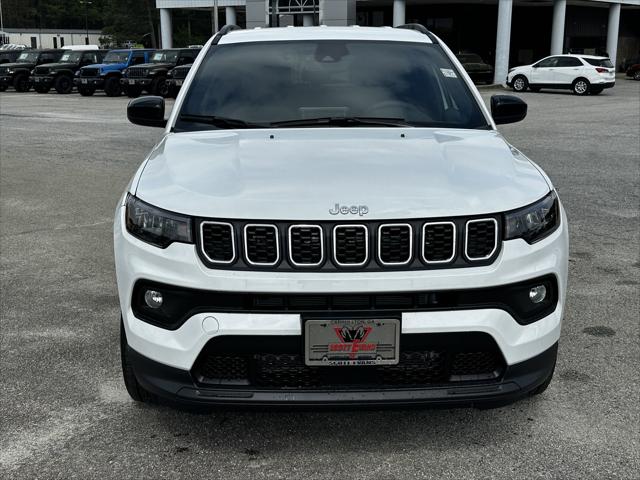 2025 Jeep Compass COMPASS LATITUDE 4X4