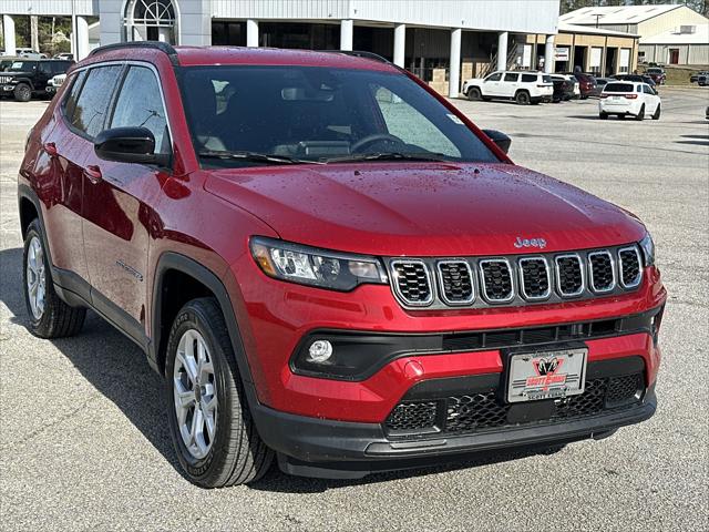 2025 Jeep Compass COMPASS LATITUDE 4X4