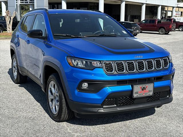 2025 Jeep Compass COMPASS LATITUDE 4X4