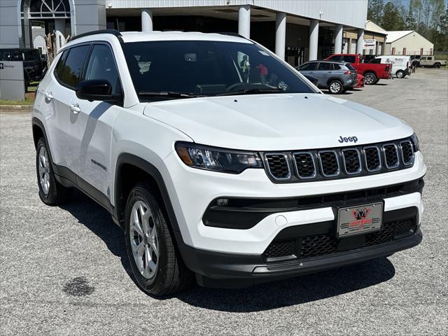 2025 Jeep Compass COMPASS LATITUDE 4X4