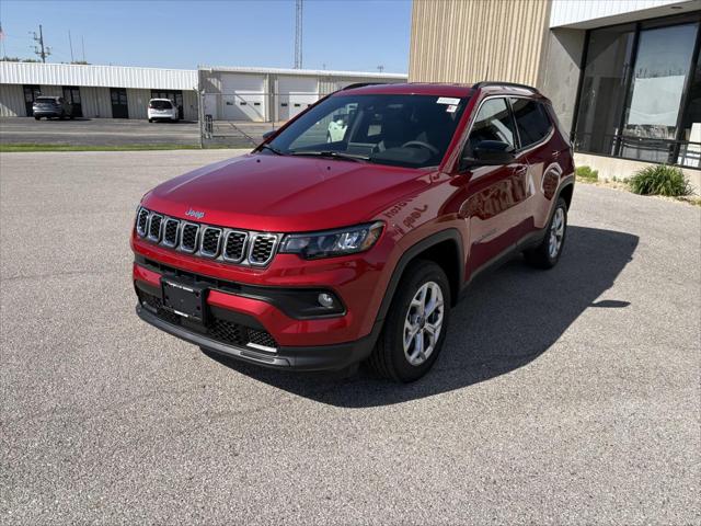 2025 Jeep Compass COMPASS LATITUDE 4X4