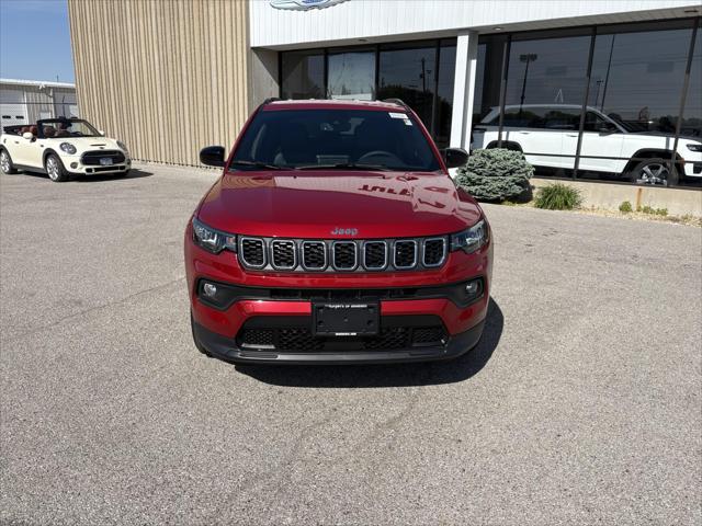 2025 Jeep Compass COMPASS LATITUDE 4X4