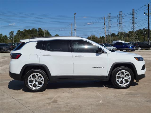 2025 Jeep Compass COMPASS LATITUDE 4X4