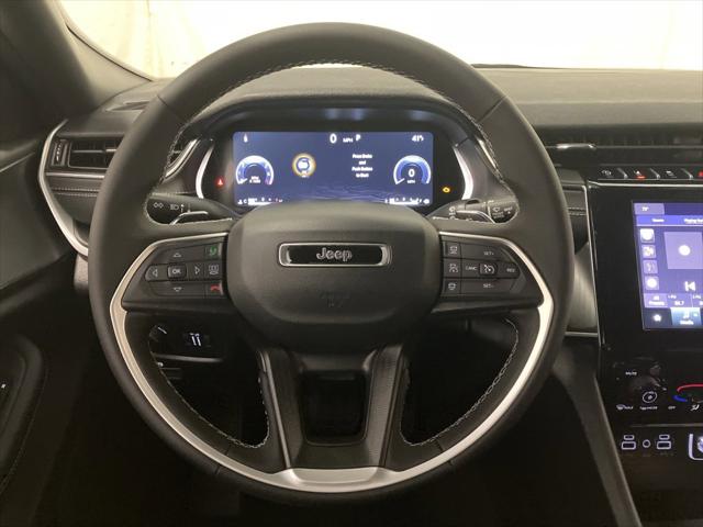 2025 Jeep Grand Cherokee GRAND CHEROKEE L LAREDO X 4X4