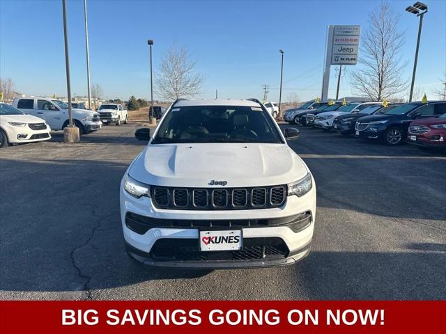 2025 Jeep Compass COMPASS LATITUDE 4X4