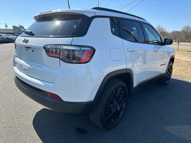 2025 Jeep Compass COMPASS LATITUDE 4X4