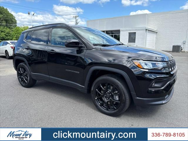 2025 Jeep Compass COMPASS LATITUDE 4X4