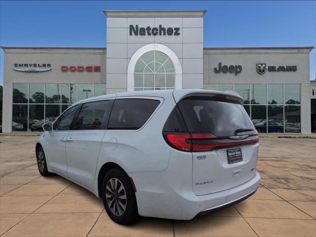 2022 Chrysler Pacifica Hybrid Touring L