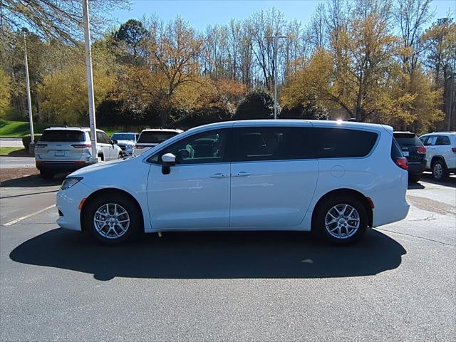 2023 Chrysler Voyager LX