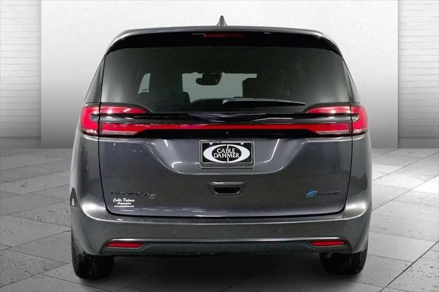 2022 Chrysler Pacifica Hybrid Limited