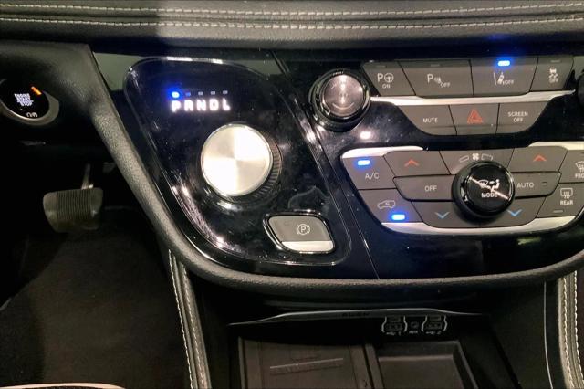 2022 Chrysler Pacifica Hybrid Limited