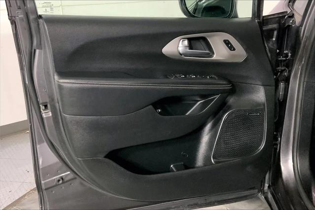 2022 Chrysler Pacifica Hybrid Limited