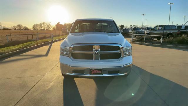 2022 RAM 1500 Classic SLT Crew Cab 4x2 57 Box